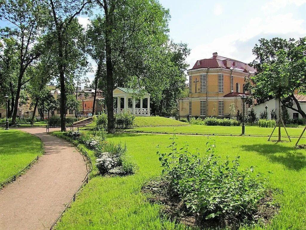 File:5589.10. Polsky garden in Saint Petersburg.jpg - Wikimedia Commons