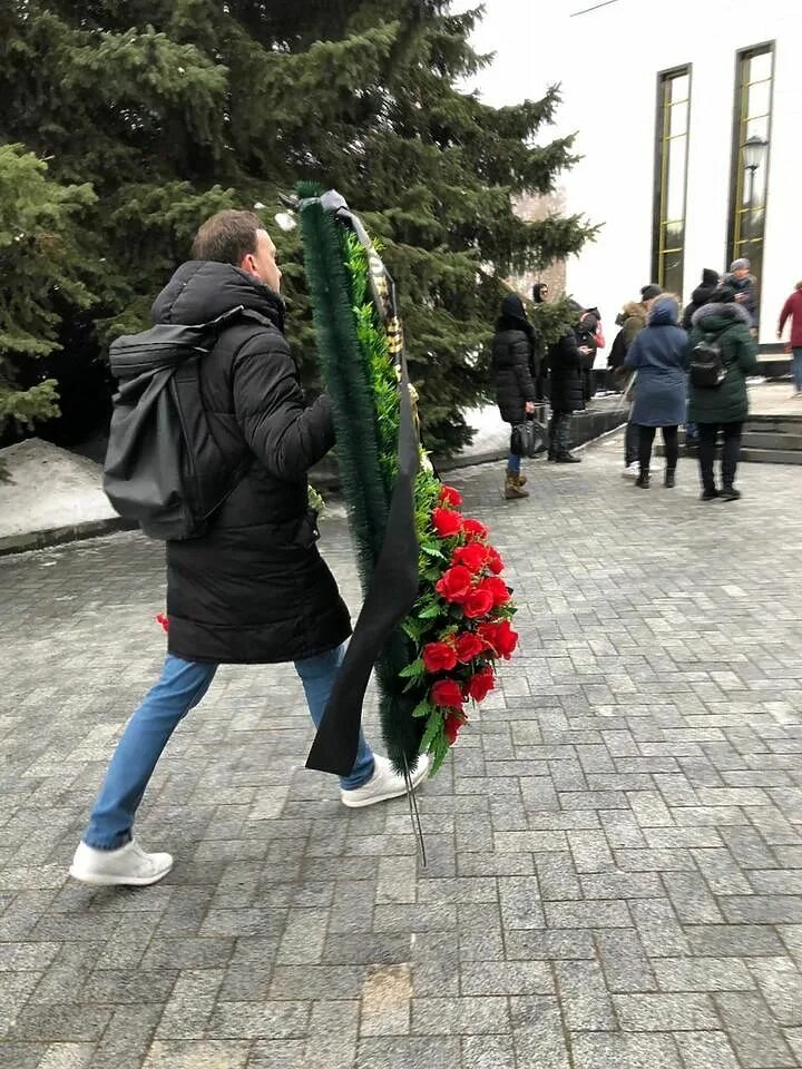 Децл фото в гробу. Децл фото в гробу