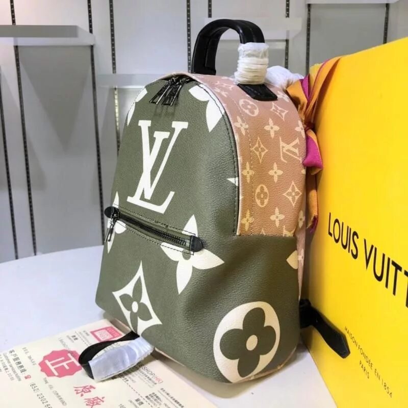 Only them. Рюкзак Люи Виттон. Рюкзак Louis Vuitton женский. Портфель lv. Yifan Bag рюкзак.