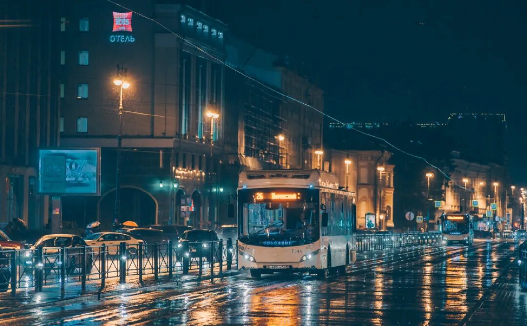 Городской автобус. Автобус ночью. Вечер автобус. Транспорт спб ночью. Автобус зима.
