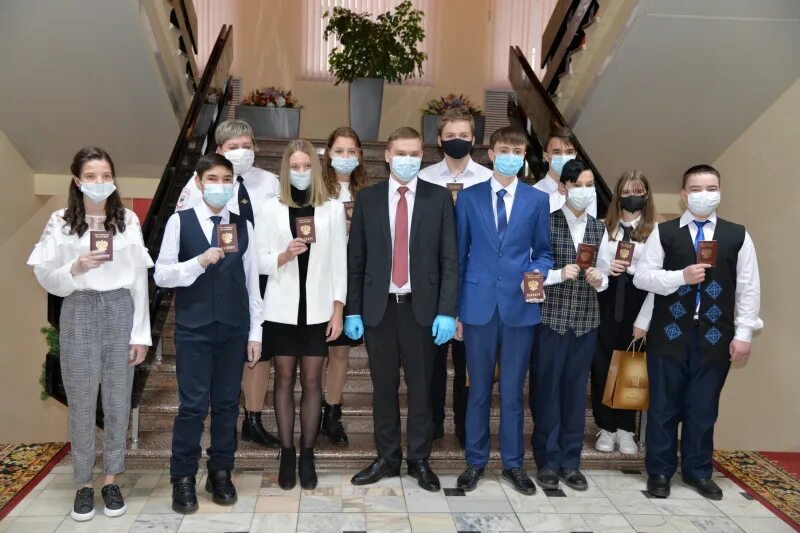 Граждане хакасии. Граждане хакасии. Российские школьники. Граждане хакасии. Побызаков хакасия министр.