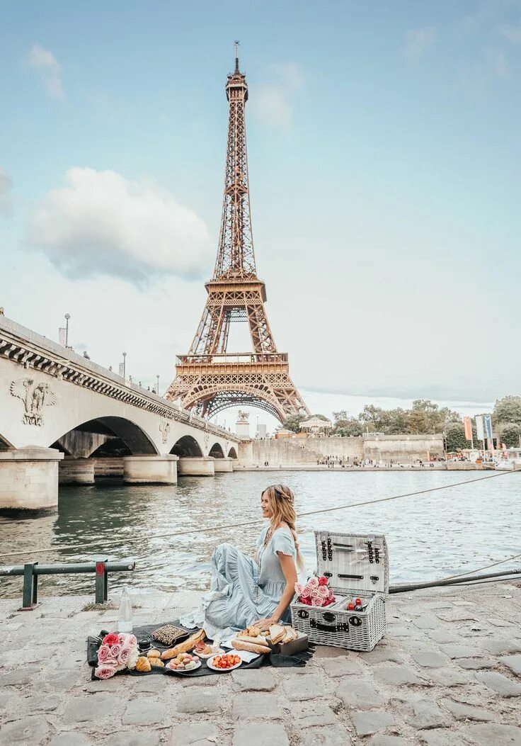 Брижит Бардо Эйфелева башня. Эйфелева башня в Париже фото. Романтическое путешествие в Париж. Фотосессия в Париже. France travel