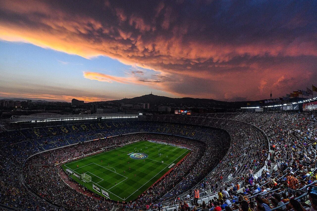 Камп ноу стадион. Стадион Камп ноу Барселона Испания. Стадион Camp nou. Стадион Camp nou FC Barcelona. Футбол вечером играть