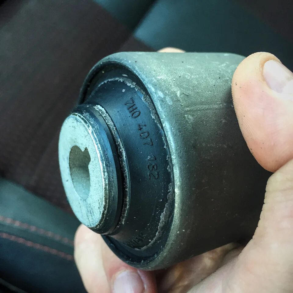 Сайлентблок рычагов подвески (d-24mm, d-10mm, ). Moog bmsb4381 сайлентблок. Сайлентблок что это. 5 2005. Сайлентблок нижнего рычага внешний ауди а5.