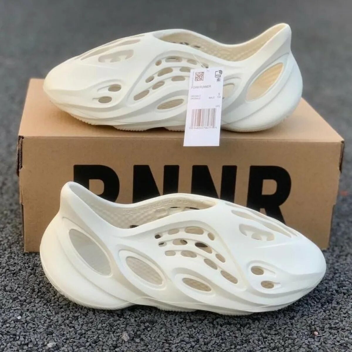 Adidas foam runner. Adidas yeezy foam runner. Адидас yeezy foam runner. Adidas foam runner. Adidas тапки yeezy foam.