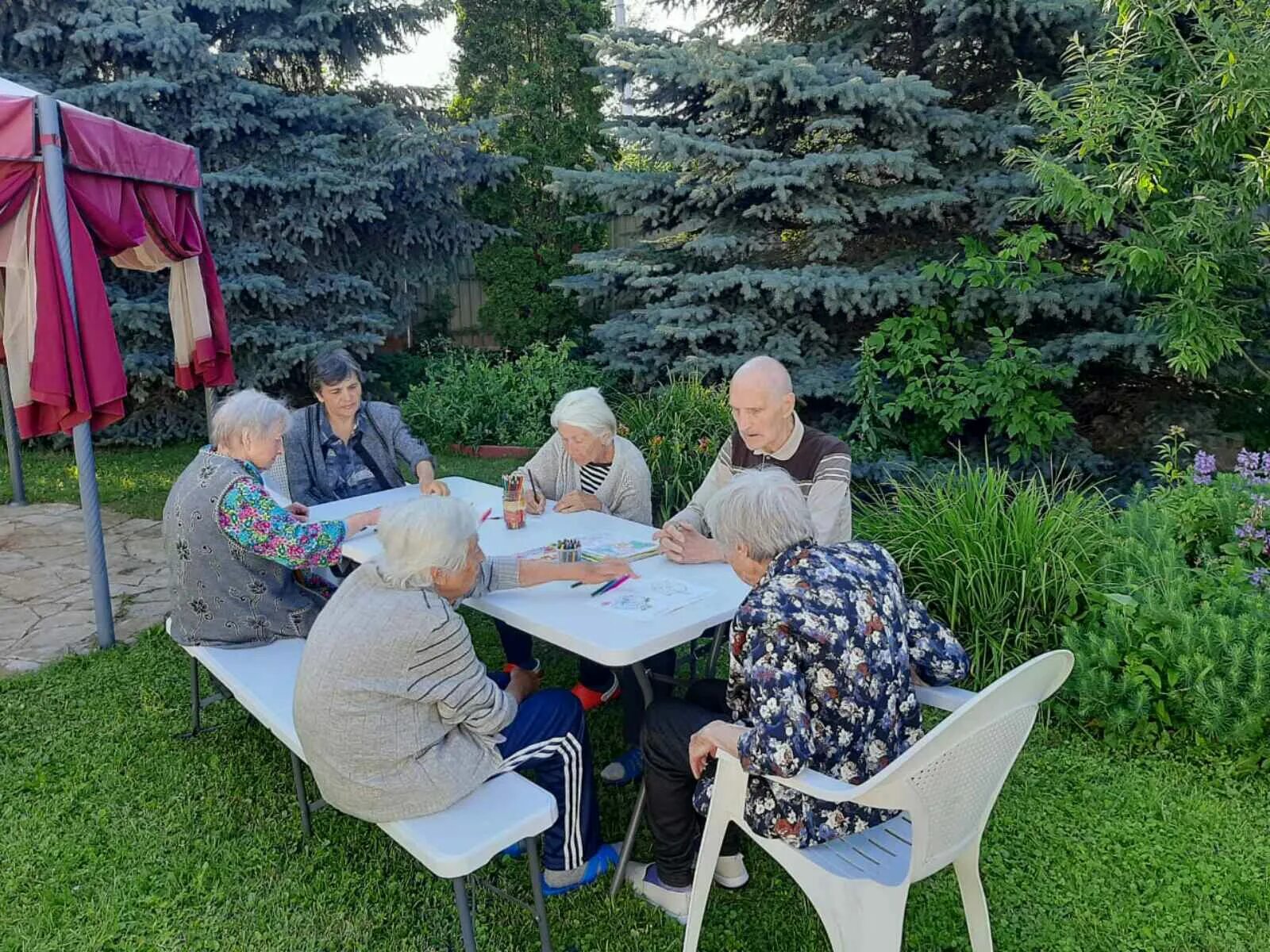 Какие условия в доме престарелых. Дом престарелых Малаховка. Малаховка пансионат для пожилых. Пансионат Малаховка для престарелых. «Дом престарелых в Амстердаме» Либерман.