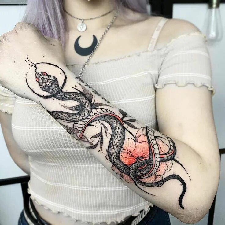 Arlo dicristina tattoo. Tattoo media. Страшные девушки с татуировками. Тату иисус на предплечье. Треш полька.