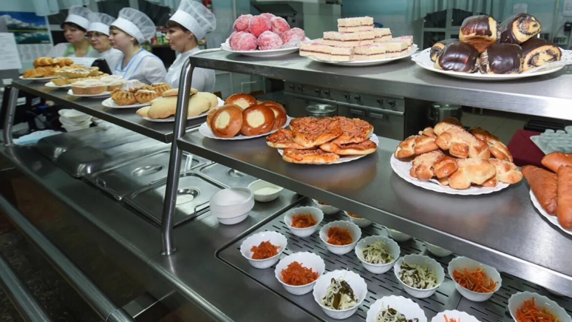 столовая общественного питания. общественное питание детей. школьная столовая. питание в школе. школьники в столовой.