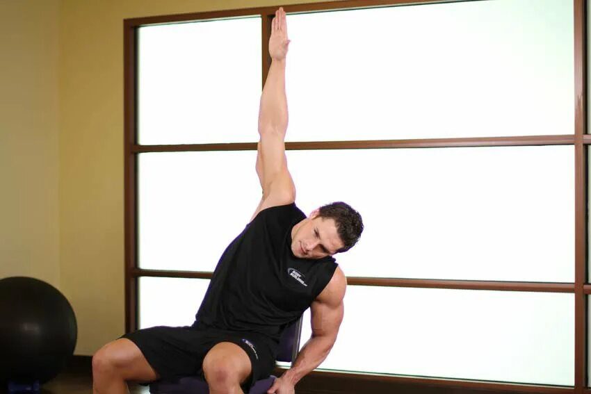 Stretching back. Стретчинг для мужчин. Растяжка широчайших. Растяжка широчайших мышц спины.