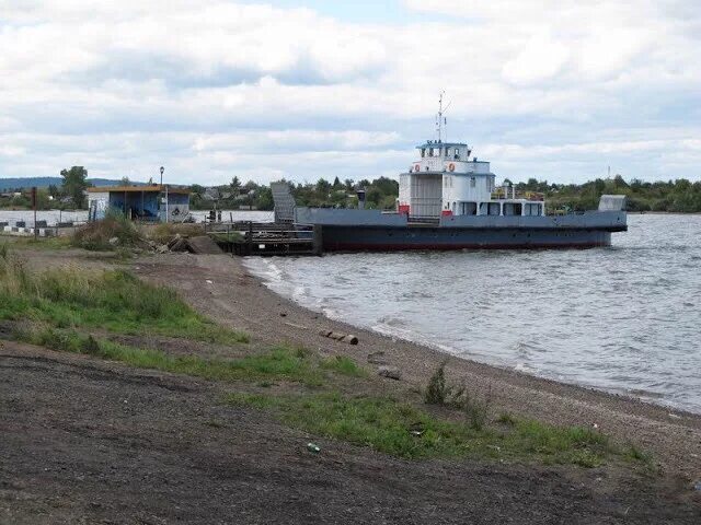 Почему паром закрыт. Паромная переправа верхнечусовские городки. паром оса монастырка. паромная переправа оса монастырка. переправа верхнечусовские городки пермский край.