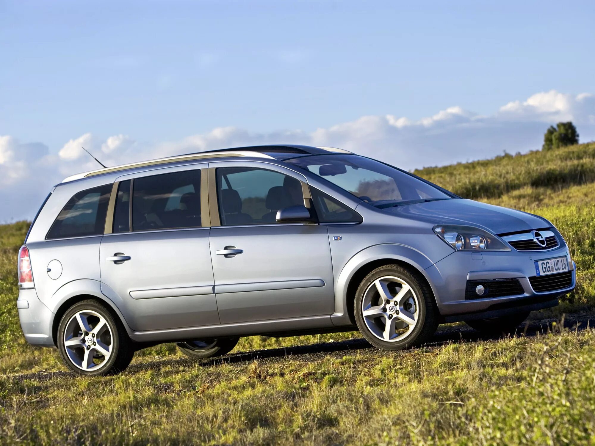 Опель Зафира 2. Opel Zafira b 2005. Opel Zafira 1.