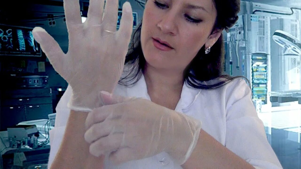 Массажистка с медицинским образованием. Массаж простаты девушкой видео. Женский массаж. Массаж мужчине. Массаж половых органов мужчины.