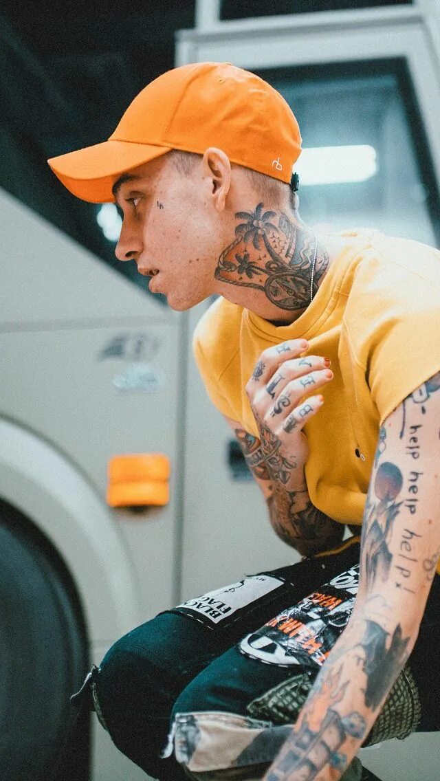 Blackbear был в хаусе. Blackbear музыкант. Blackbear прическа. Black bear певец. Blackbear исполнитель.