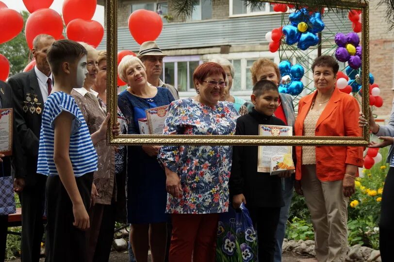 Днд кемерово фото. Поселок кедровка кемеровская область. Рейдовый отряд. Субботник на работе. Субботник весной.
