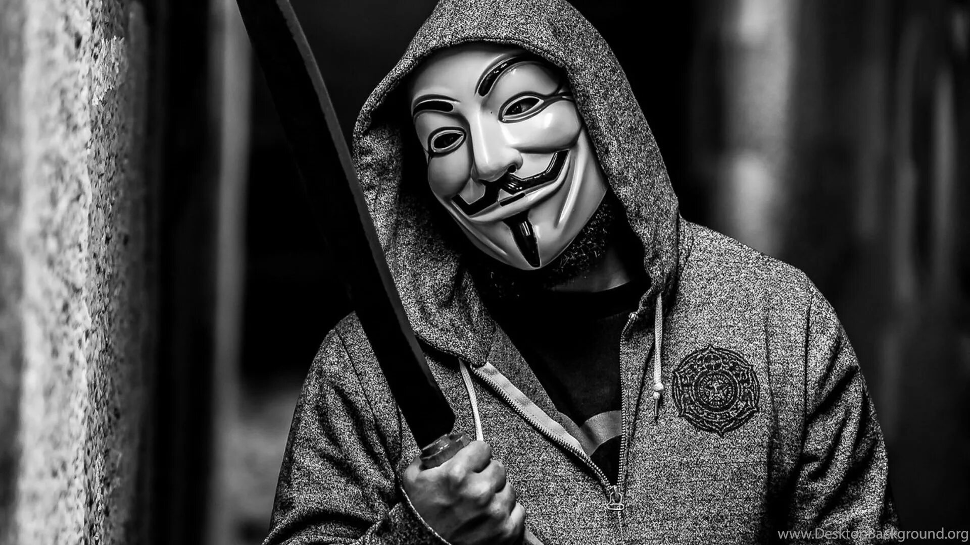 Miniature private anonymous. Человек в маске. Маска Анонимуса. Анонимус в капюшоне. Парень в маске Анонимуса.