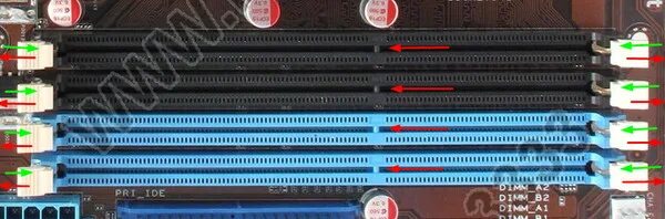 Приоритет слотов оперативной памяти ddr4. Планки памяти в 2 и 4 слот. Гнездо ddr3 под 4 планки. Ddr3 слот.