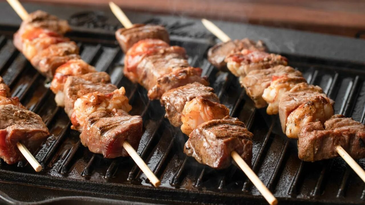 Шашлык нежный. Палка шашлыка. Skewers. Filet skewer. Surf and Turf.