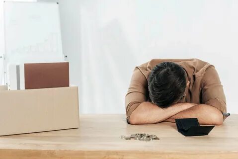Человек банкрот продает квартиру