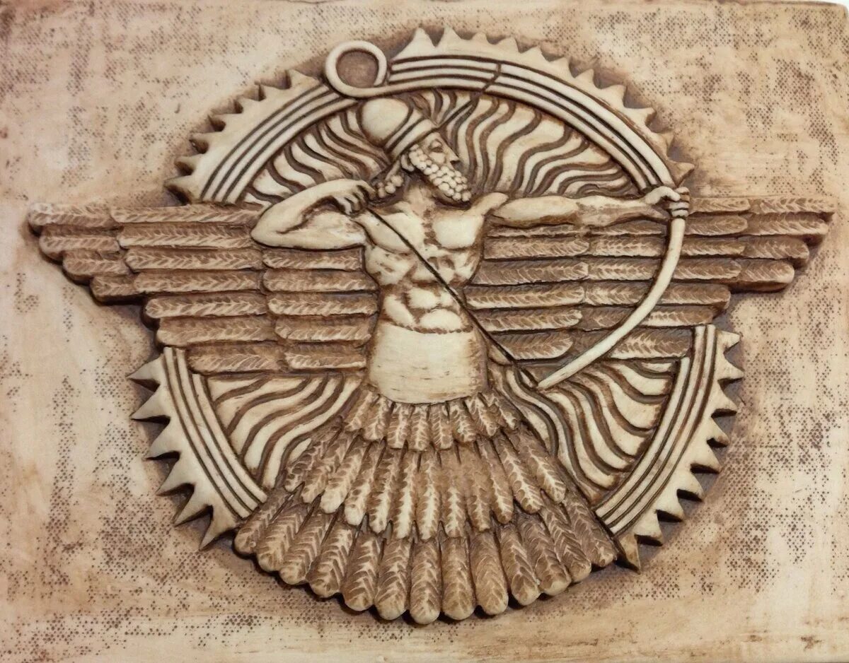 Крылатое колесо. Бог Ашшур Ассирия. Шумерский Бог Ашшур. Ашшур Бог ассирийцев. Бог Ашшур изображение.