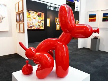 Woman accidentally smashes Jeff Koons 'balloon dog' art piece worth $42,000