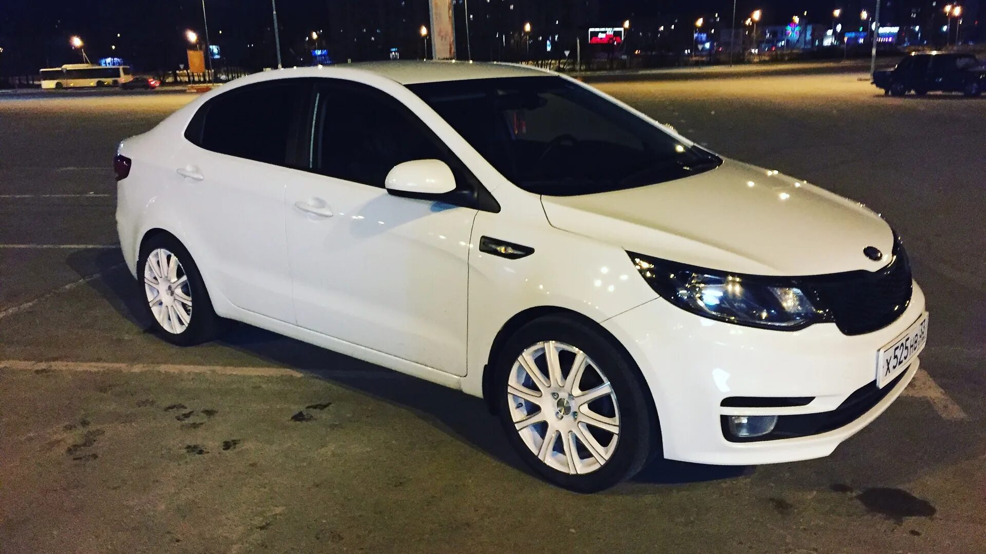 Кия Рио 3 белая. Kia Rio 2015 белая затонированная. Kia Rio 3 White. Kia Rio 3 2016 белый.