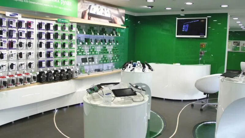 Мегафон московское шоссе. Мегафон оборудование. витрины магазина мегафон. мегафон магазин в москве. оружейный 41 мегафон.