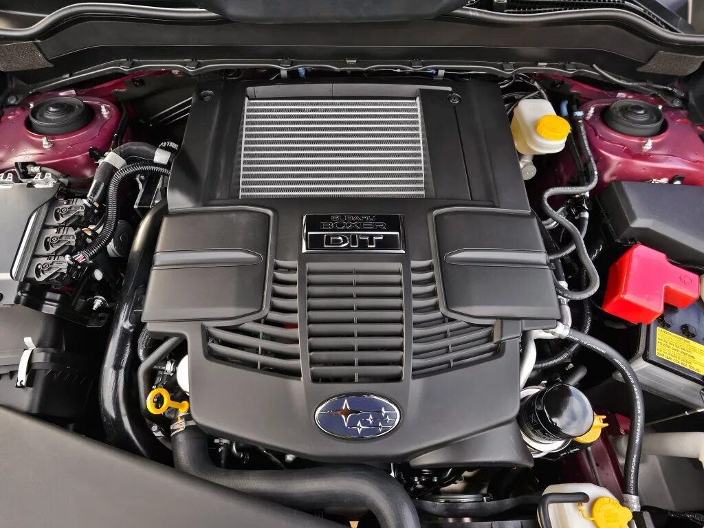 Двигатели субару какой лучше. Субару Форестер 2014 двигатель 2.0. Двигатель Subaru Forester 2.0. Мотор Subaru Forester 2013. Двигатель fa20 Subaru Forester.
