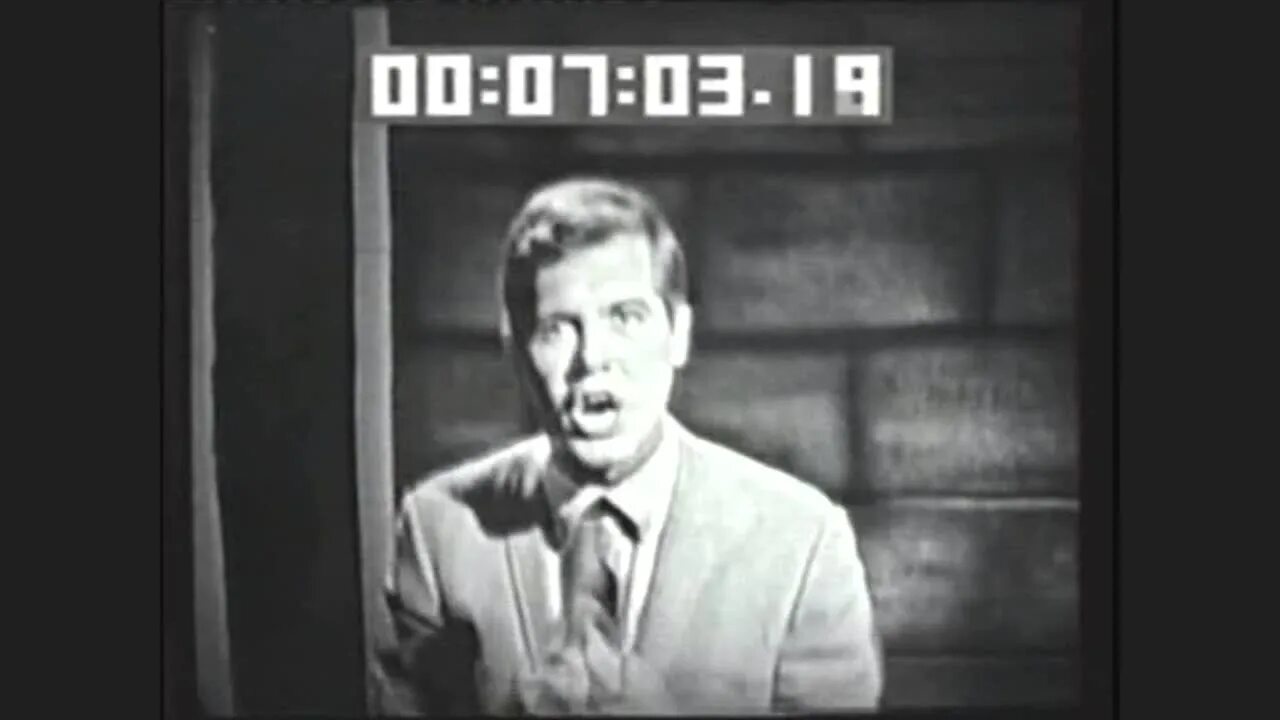 Come right back. Will be right back без фона. Will be right back. We'll be right back мем. Well be right back.