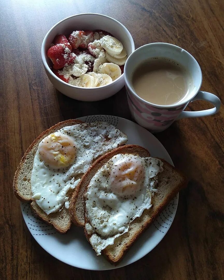 Завтрак для мужчины. Вкусный завтрак. Завтрак обычный. Домашний завтрак.