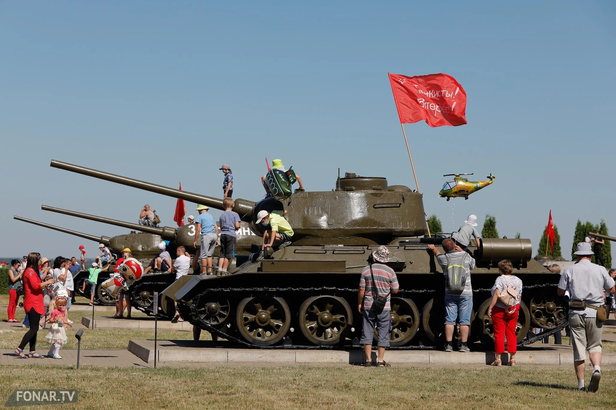 Реконструкция битвы в спортзале. Бои на белгородской границе сегодня последние новости. Бои на белгородской границе сегодня последние новости. Шершнев. Бои на белгородской границе сегодня последние новости.