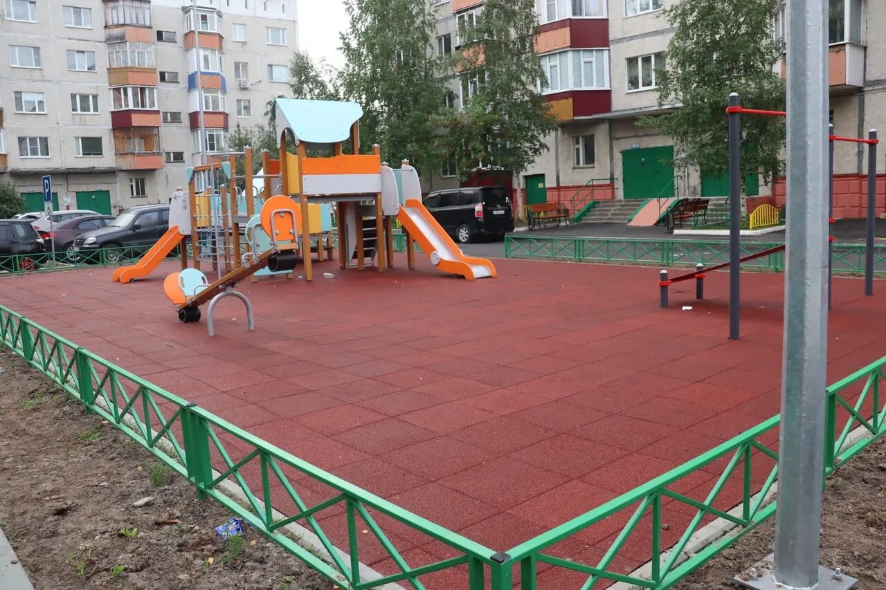 Едим со дворов. Волгоград дворы ул. Детские площадки. Башкирские дворики кумертау. Кострома 36 дворов.