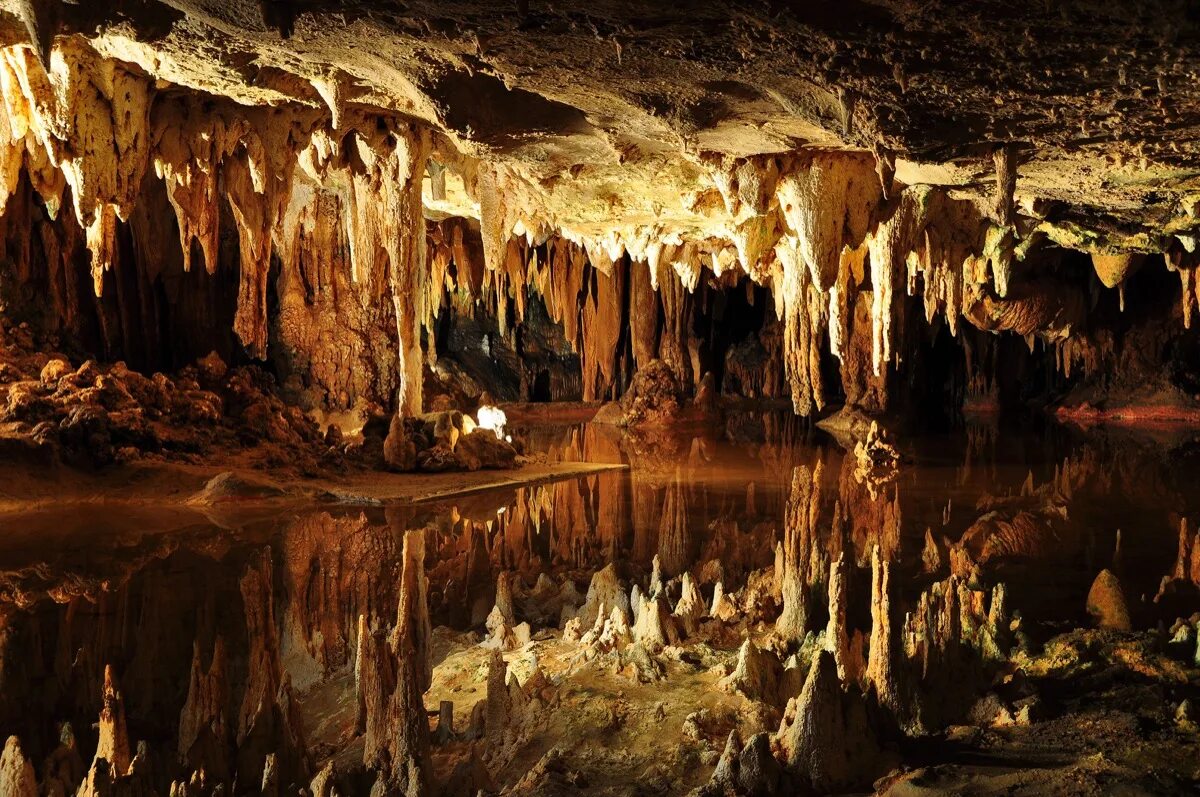 Caves de. Пещера Лурей Вирджиния. Каверна пещера. Пещера Шондонг Вьетнам. Пещеры в Вирджинии.