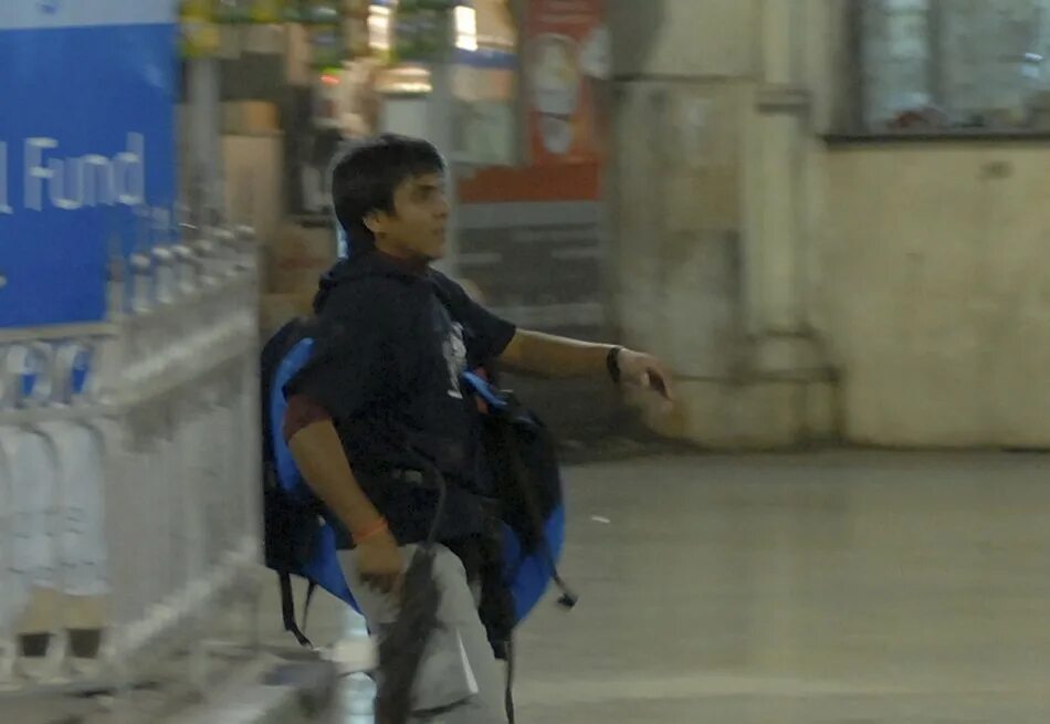 мумбаи противостояние фильм 2018. кадры из фильма про террористов. энтони марас. фильм про террористов постер. алекс мумбаи.