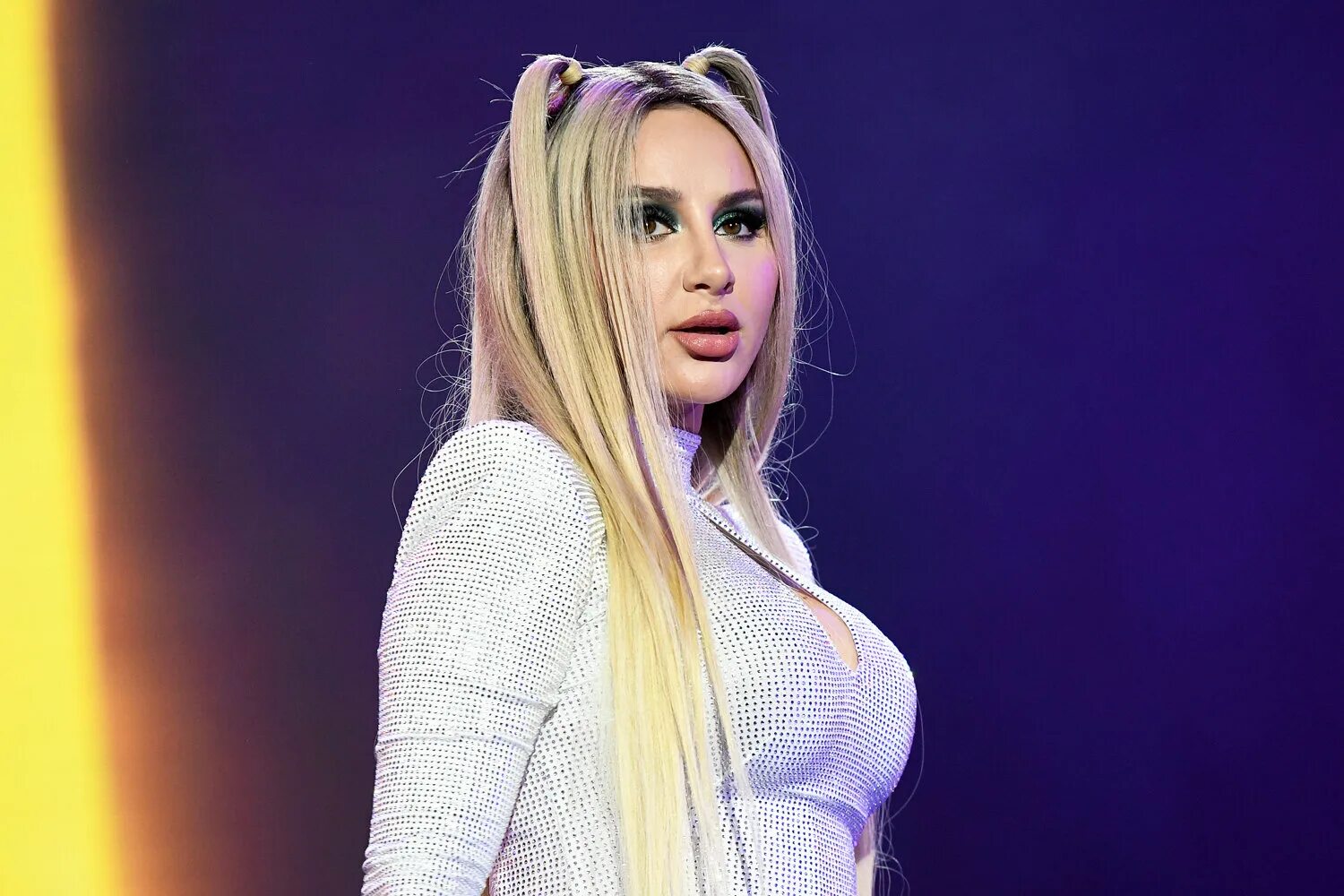 Асти выступление. Анна asti. анна асти концерты 2025. анна асти на love radio. анна асти в гостях у красавцев на лав радио 02 сентября 2025.