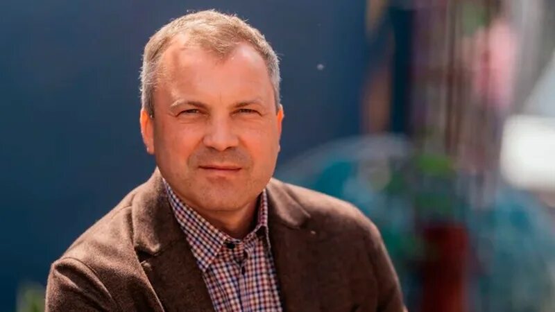 Ведущий передачи миллион. Дибров миллионер. Ведущий передачи. Ведущий передачи миллион. Ведущий передачи миллион.