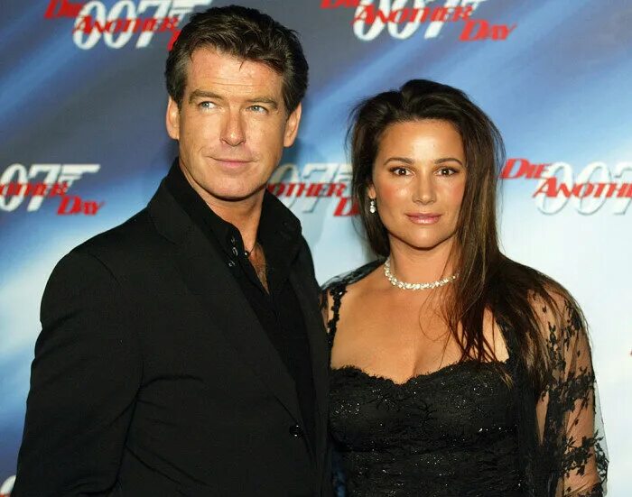 Пирс броснан и его жена. Пирс броснан с женой. Жена джеймса бонда. Кили шэй смит. Кили шэй смит 2022.