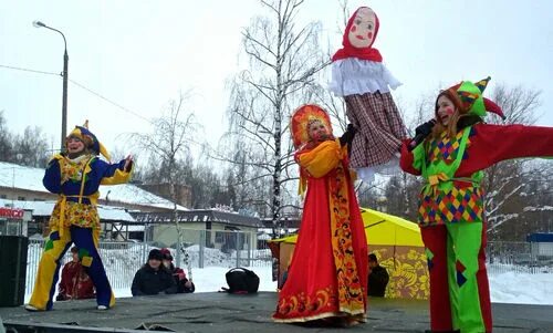 Скоморохи на Масленицу. Чучело Скоморох на Масленицу. Аниматоры Скоморохи. Музыка на выход скоморохов на масленицу