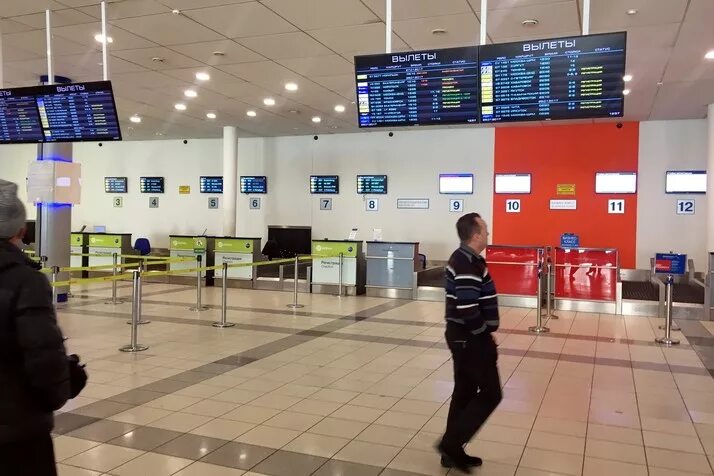 стойки регистрации толмачево. толмачева аэропорт новосибирск внутри. терминал s7 в аэропорту новосибирск. регистрация толмачево новосибирск. аэропорт новосибирска стойка s7.