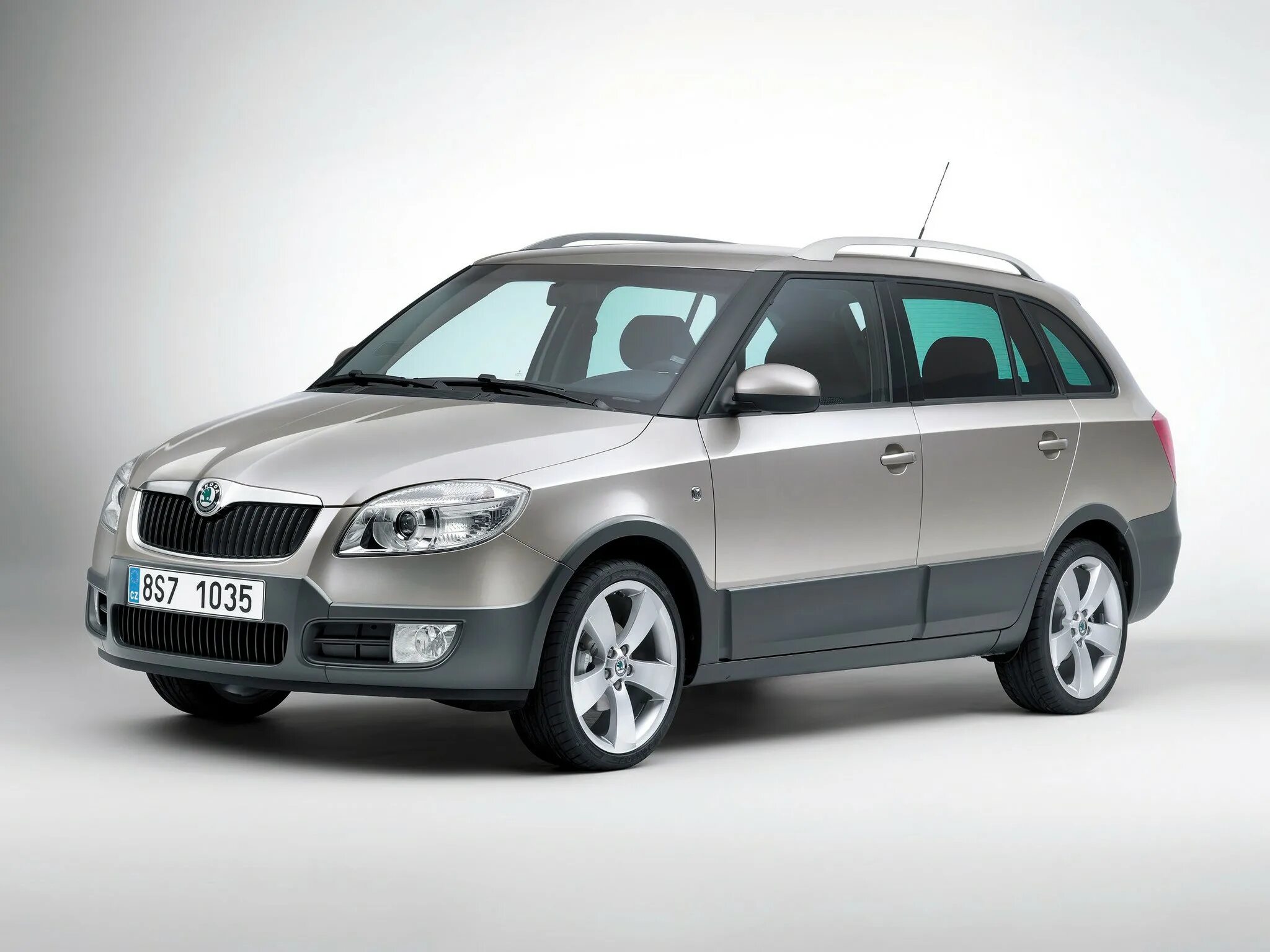 Шкода фабия кросс. Fabia scout 2010. Шкода фабия универсал 2012. Fabia scout. Шкода фабия скаут.