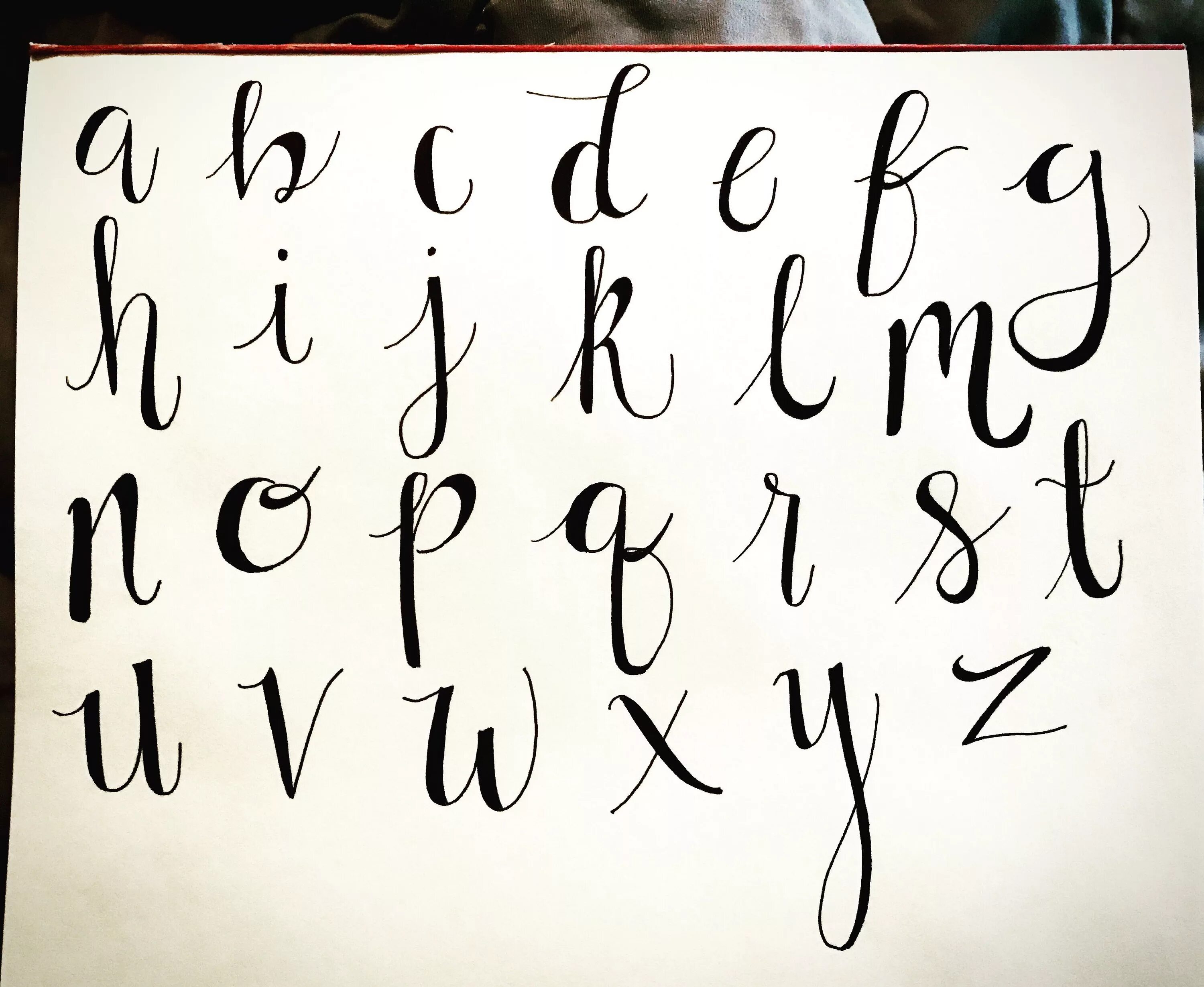 Каллиграфия алфавит. Красивый стиль письма. Английская каллиграфия. Каллиграфический почерк алфавит.