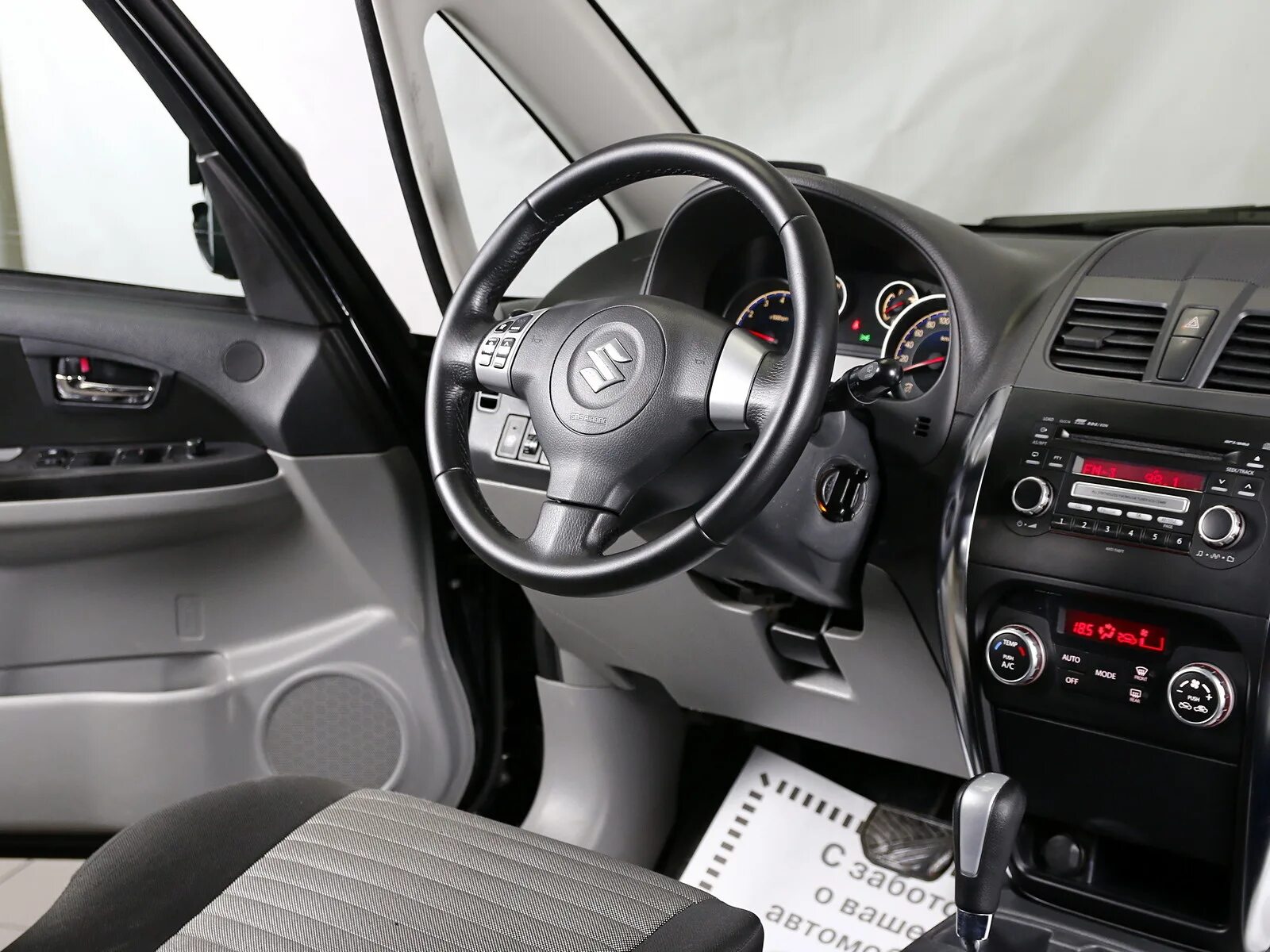 Торпеда сузуки. Торпеда Suzuki sx4. Suzuki sx4 Interior. Suzuki sx4 салон. Suzuki sx4 2012 салон.