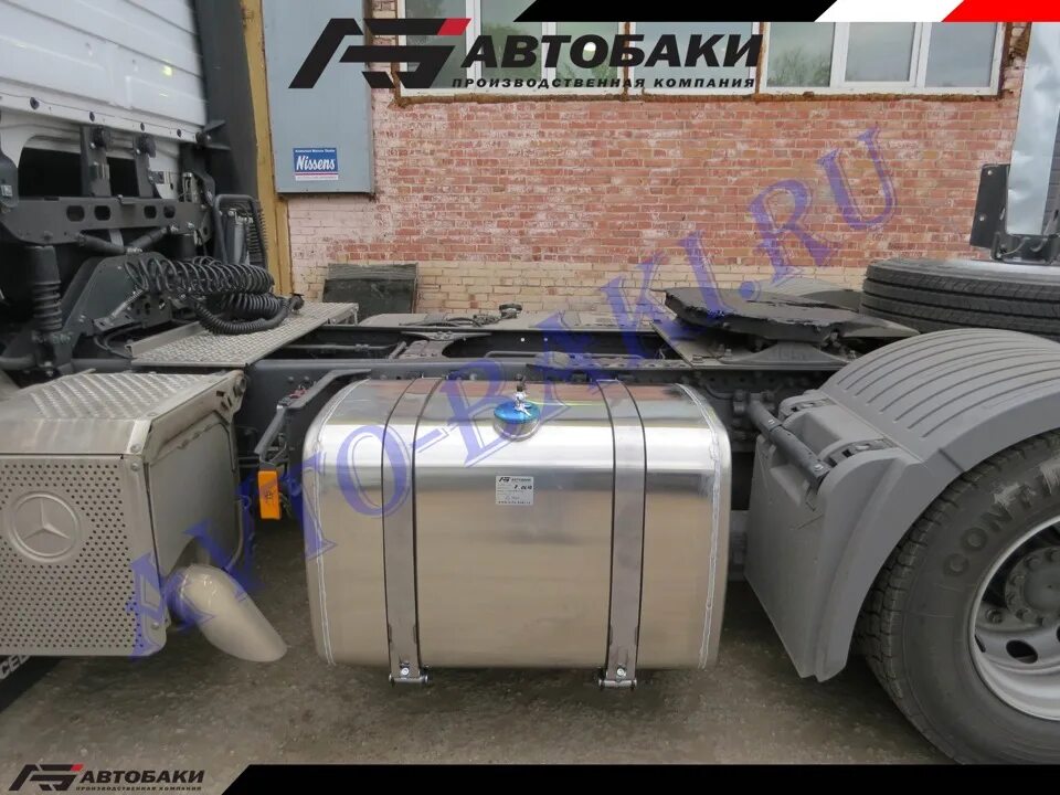 Топливный бак актрос. Топливный бак Мерседес Актрос 250л. Топливные баки Mercedes Actros Mega ширина 650. Защита топливного бака на Actros 1840. Крепление топливного бака МБ Актрос 1844.