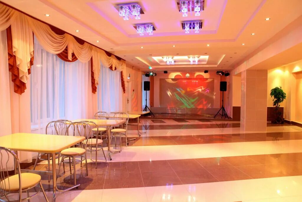 дворец культуры города лысково нижегородской области. лысково город дворец культуры. парк дом культуры лысково нижегородской. лысково нижегородской области дом культуры. рдк город лысково.