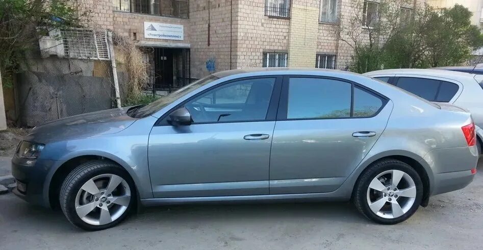 Шкода октавия а7 r17. Диски r17 шкода а7. 225/50 r17 на шкода октавия а7. Диски шкода октавия а7 r17. Диски teron r17 skoda octavia a7.