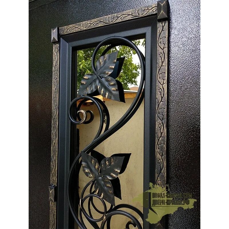 Дверь кованый стекло. Кованые двери входные. Красивые кованые входные двери. Ковка на двери входные металлические. Шикарные двери с ковкой.