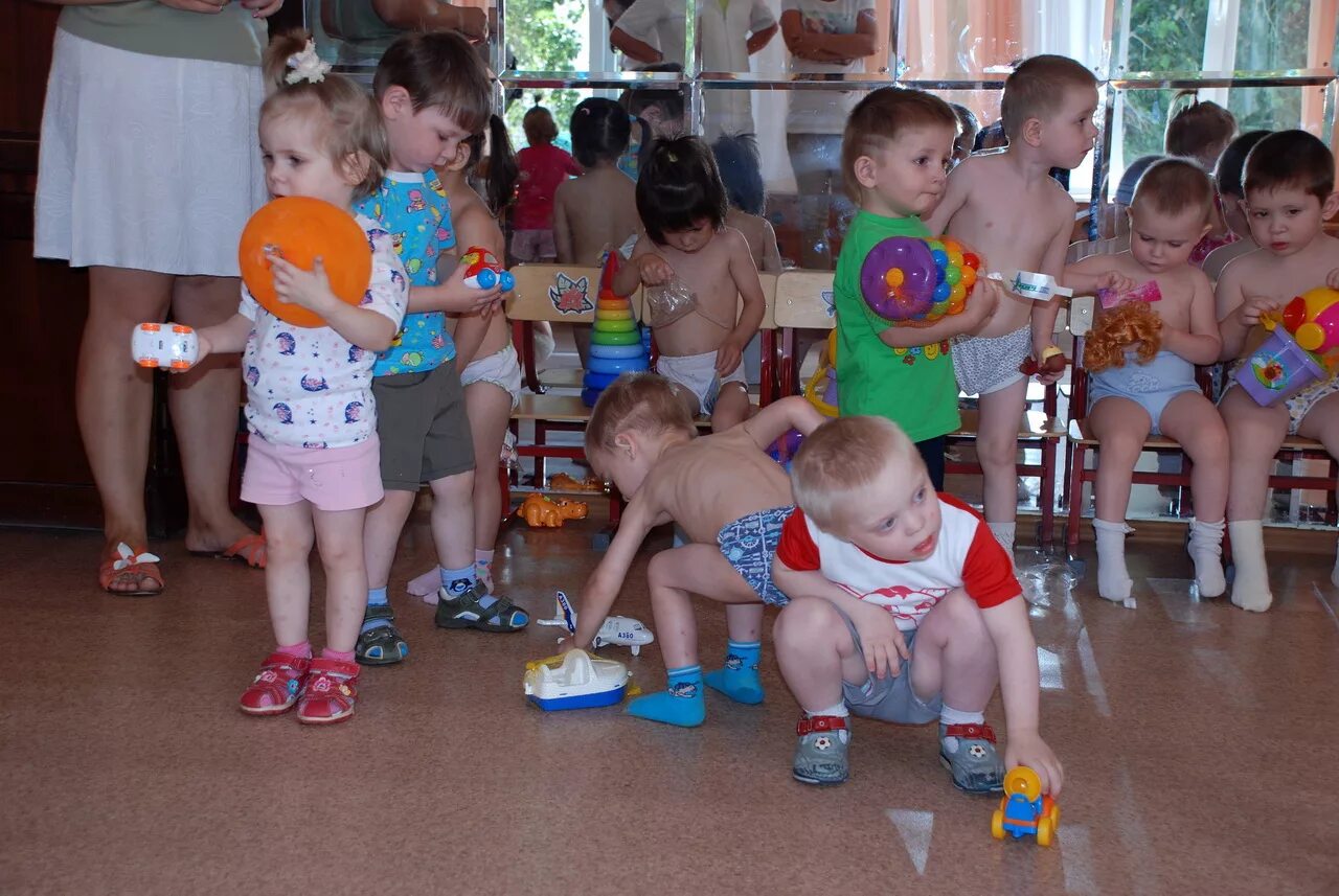 волгоградский детский дом малютки. волгоград дом малютки дети. дом малютки детдом. волгоградский детский дом малютки. дом ребенка волгоград.