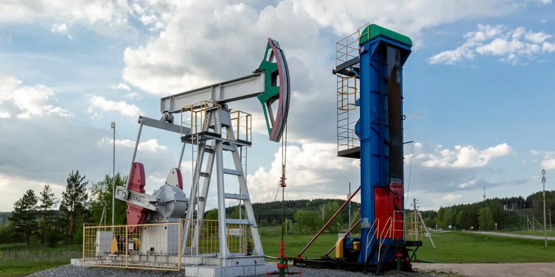 Татнефть добыча. Татнефть вышки. сверхвязкая нефть. скважина сверхвязкой нефти татнефть. компания татнефть нефть.