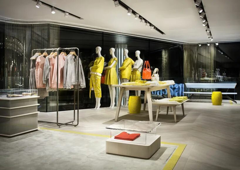 Больше не работает: Fashion Lifestyle Boutique, магазин одежды, Москва, площадь 