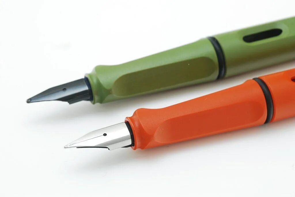 Lamy safari. Lamy. Lamy упаковка. Lamy роллер толщина. Lamy Safari толщина пера LH.