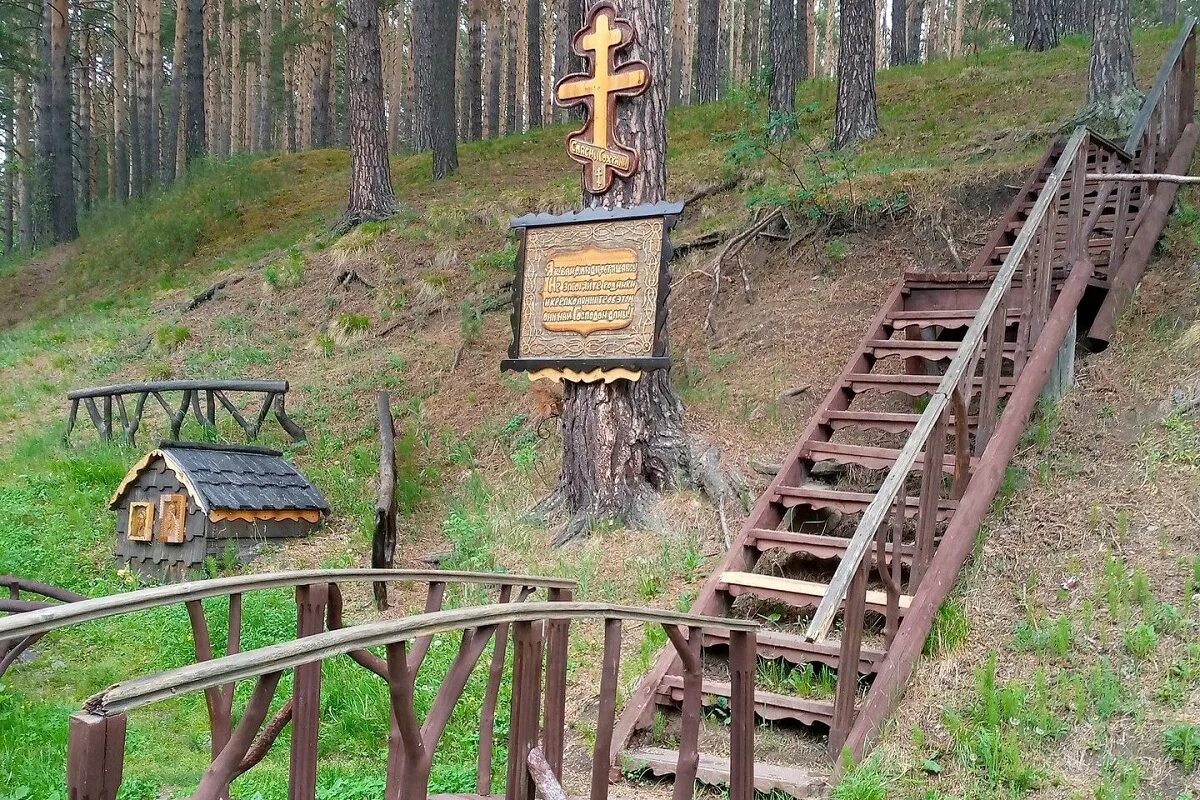 Родник ачинск. Красный завод Боготольский район. Село красный завод Боготольского района Красноярского края. Родник Красноярского края Боготольского района села красный завод. Святой источник Феодора Томского в Боготольском районе.